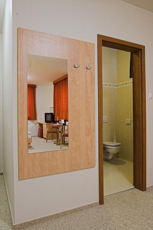 Voelgyikut Haz Hotel Veszprem Room photo